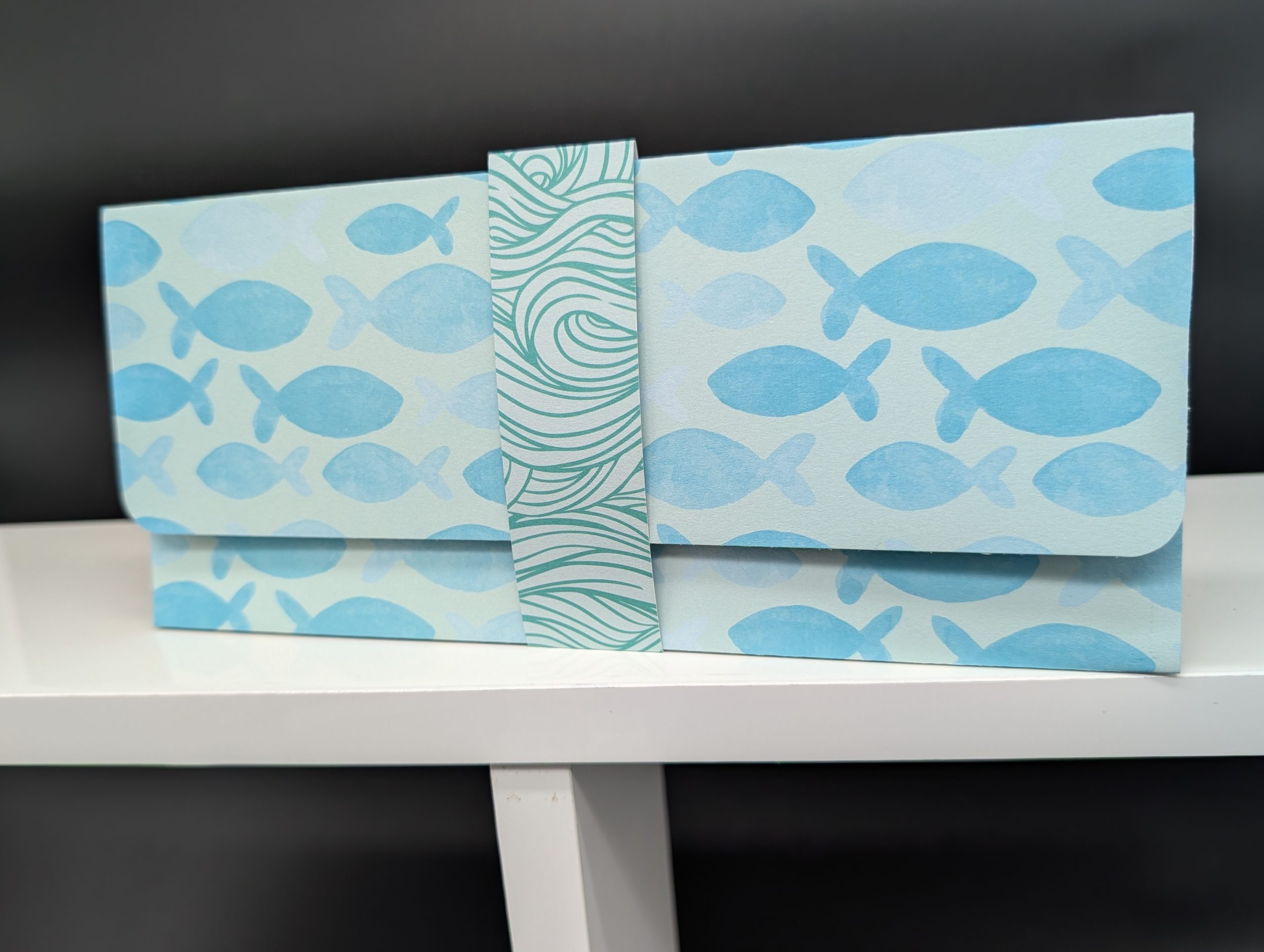 Pochette cadeau - Banc de poissons bleus