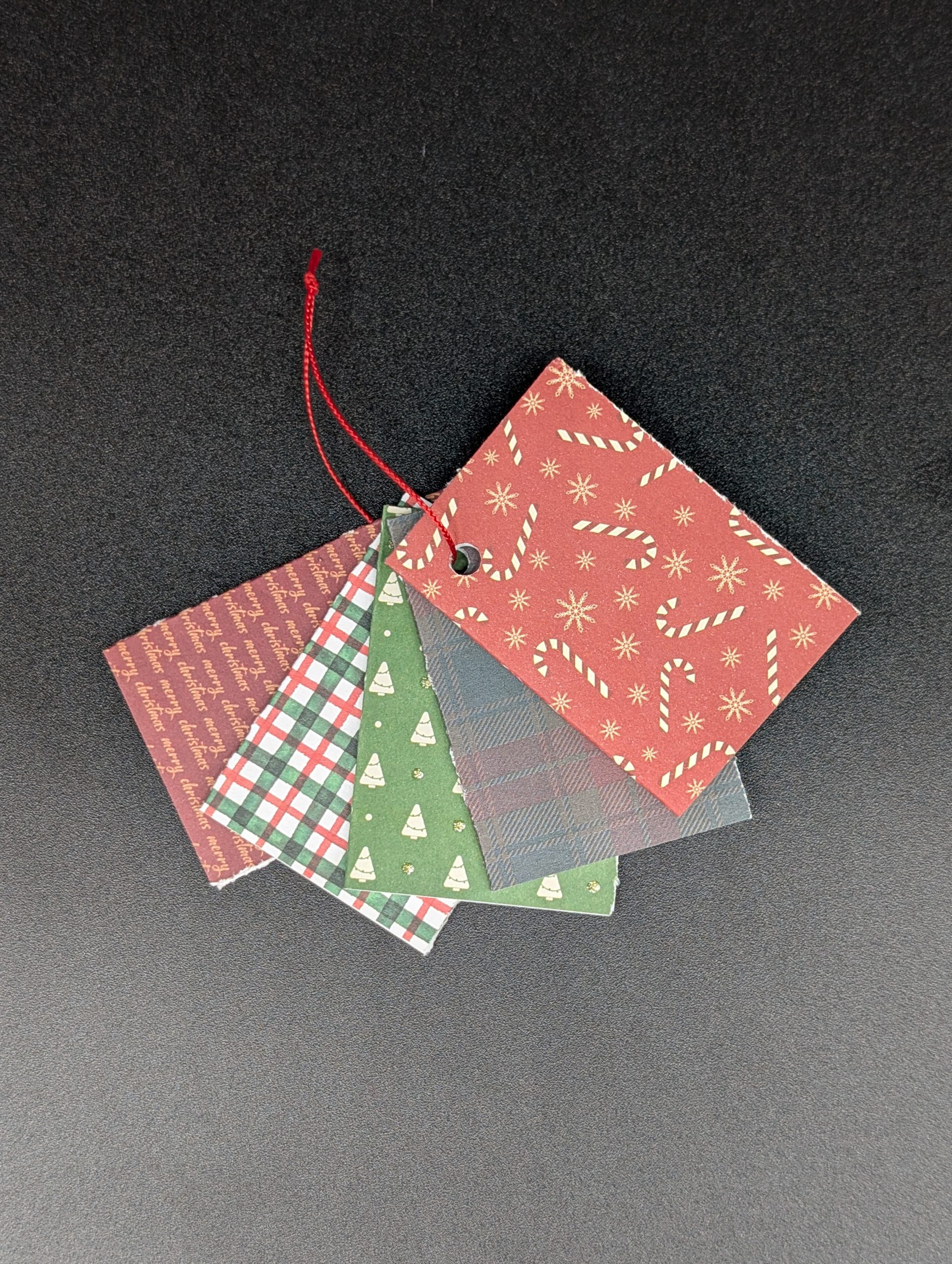 Lot de 5 étiquettes cadeau - Noël rouge et vert