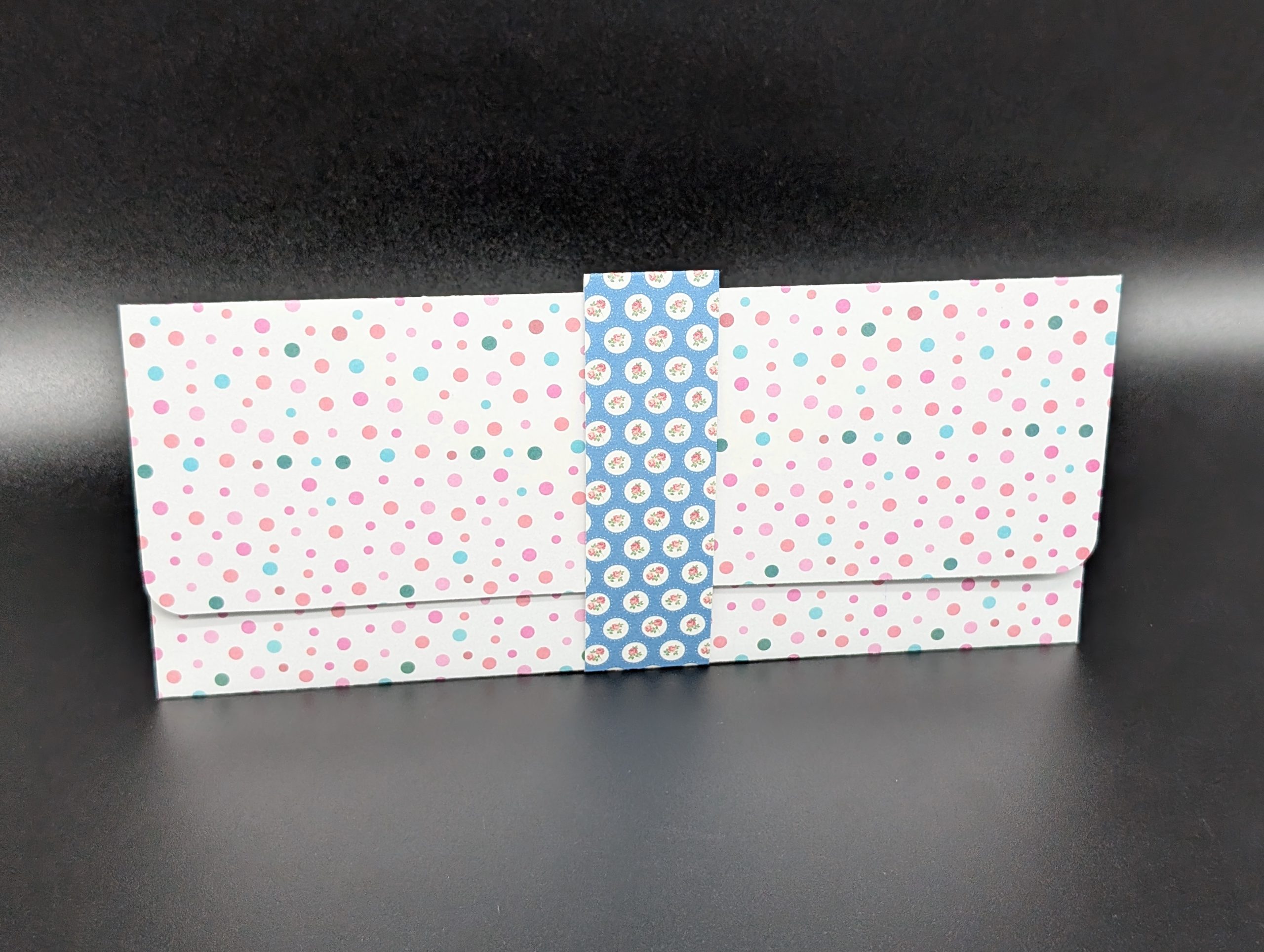 Pochette cadeau - Pois et roses